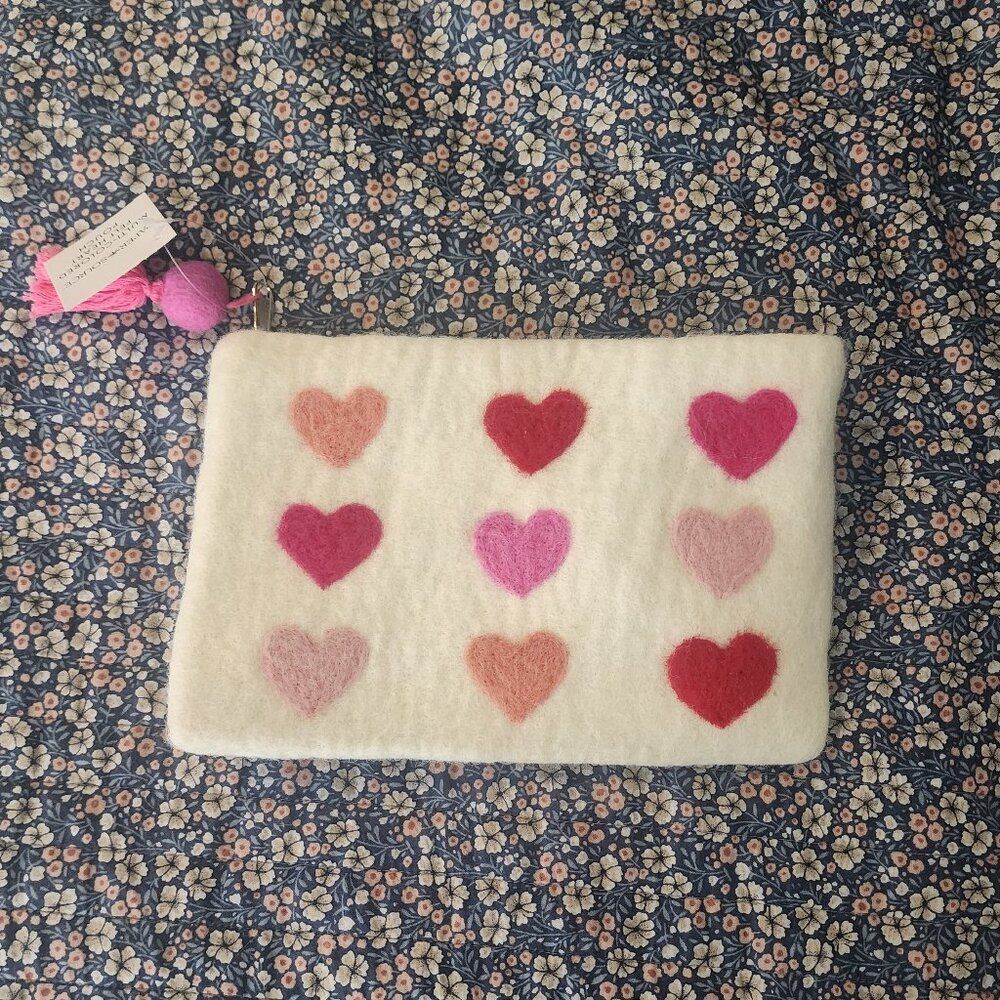 NWT PaperSource Felt Heart Pouch / Kindle Pouch